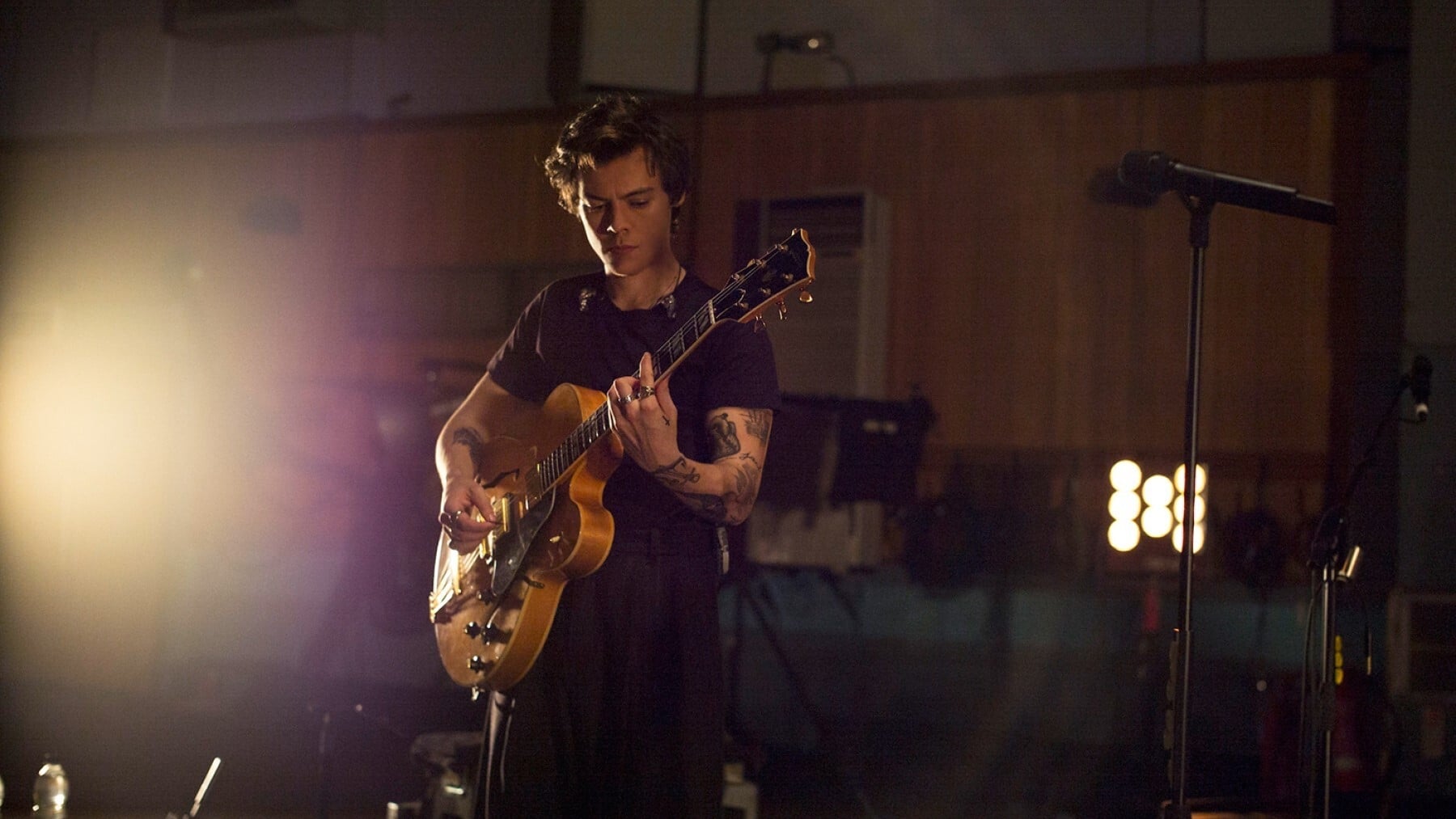 Harry Styles: Behind the Album - The Performances